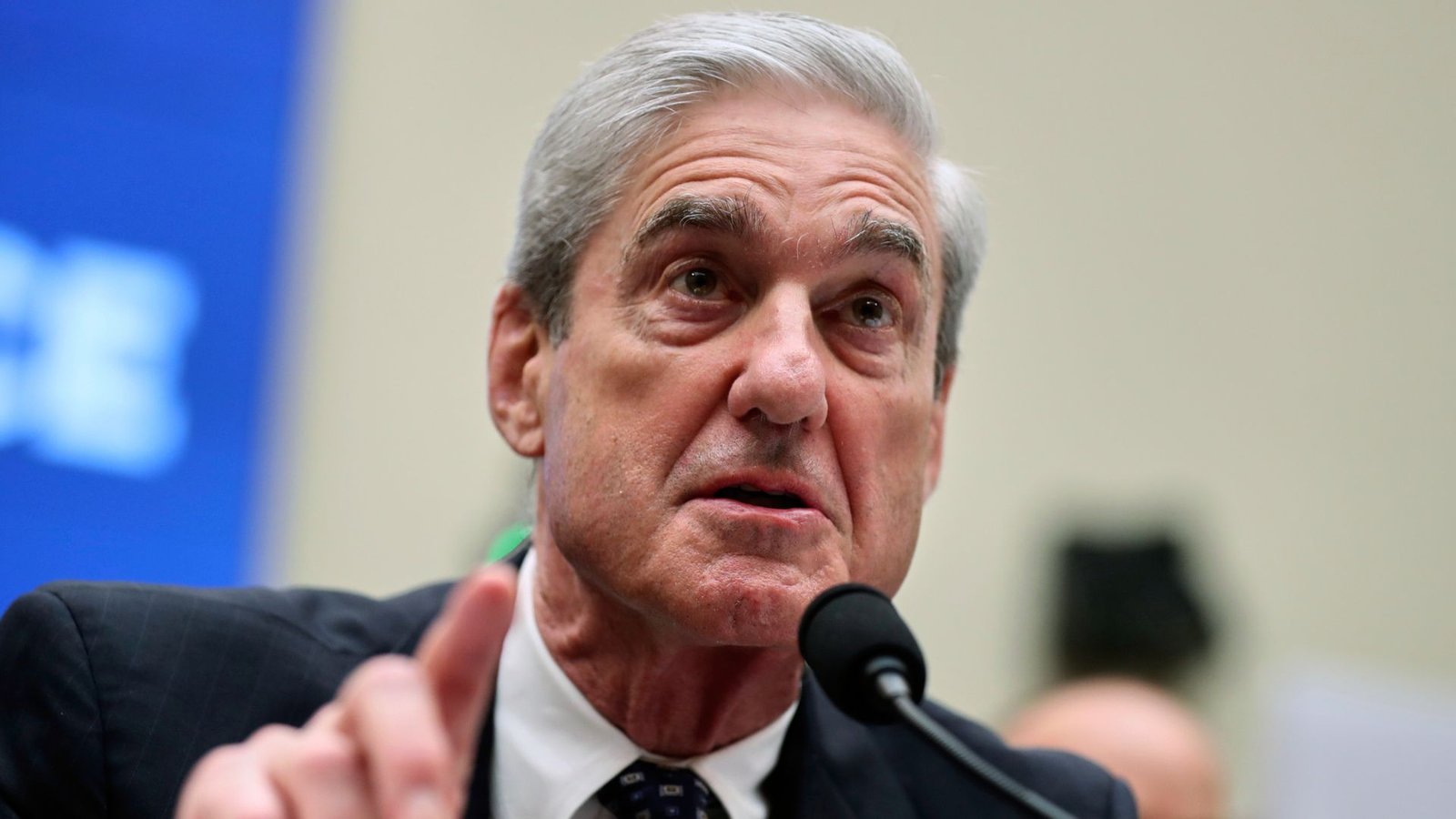 Former FBI chief who led Trump-Russia investigation dies