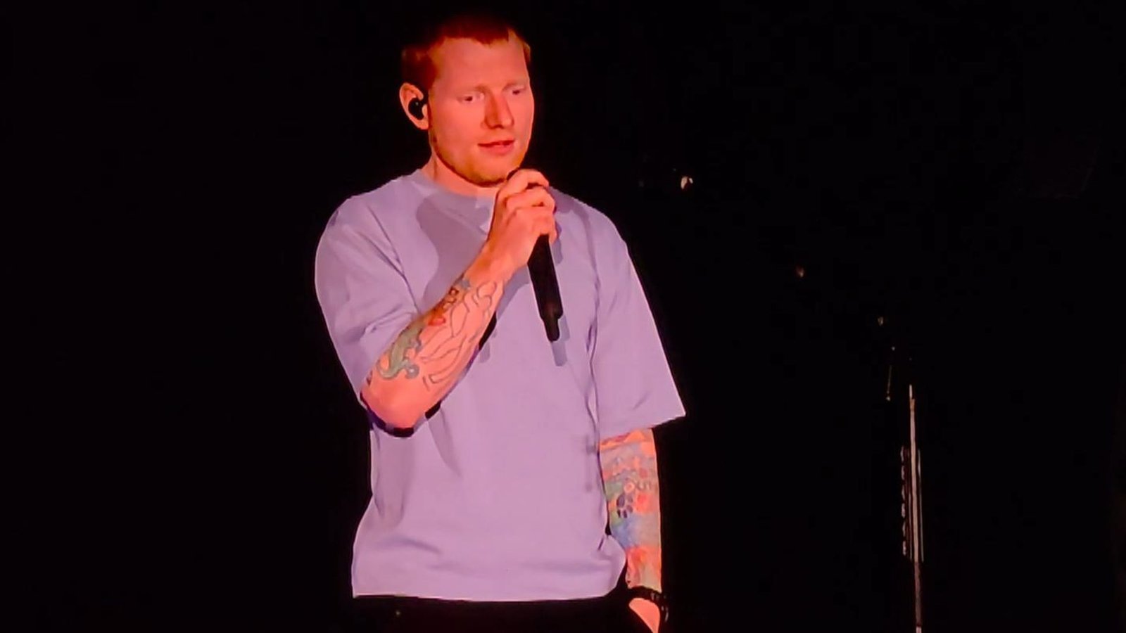 ‘I’m so, so sorry’: Ed Sheeran speaks to crowd after Macklemore-Palestine row